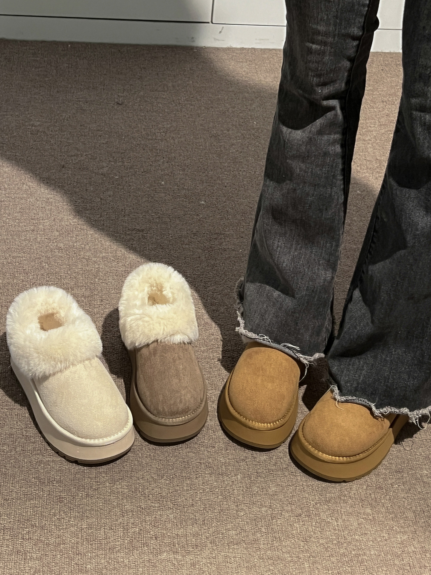 Thick-Soled, Fleece-Lined, Thickened Snow Boots for Women, 2025 Winter New Style, Slip-On Short Boots, Popular Warm Furry Cotton Shoes