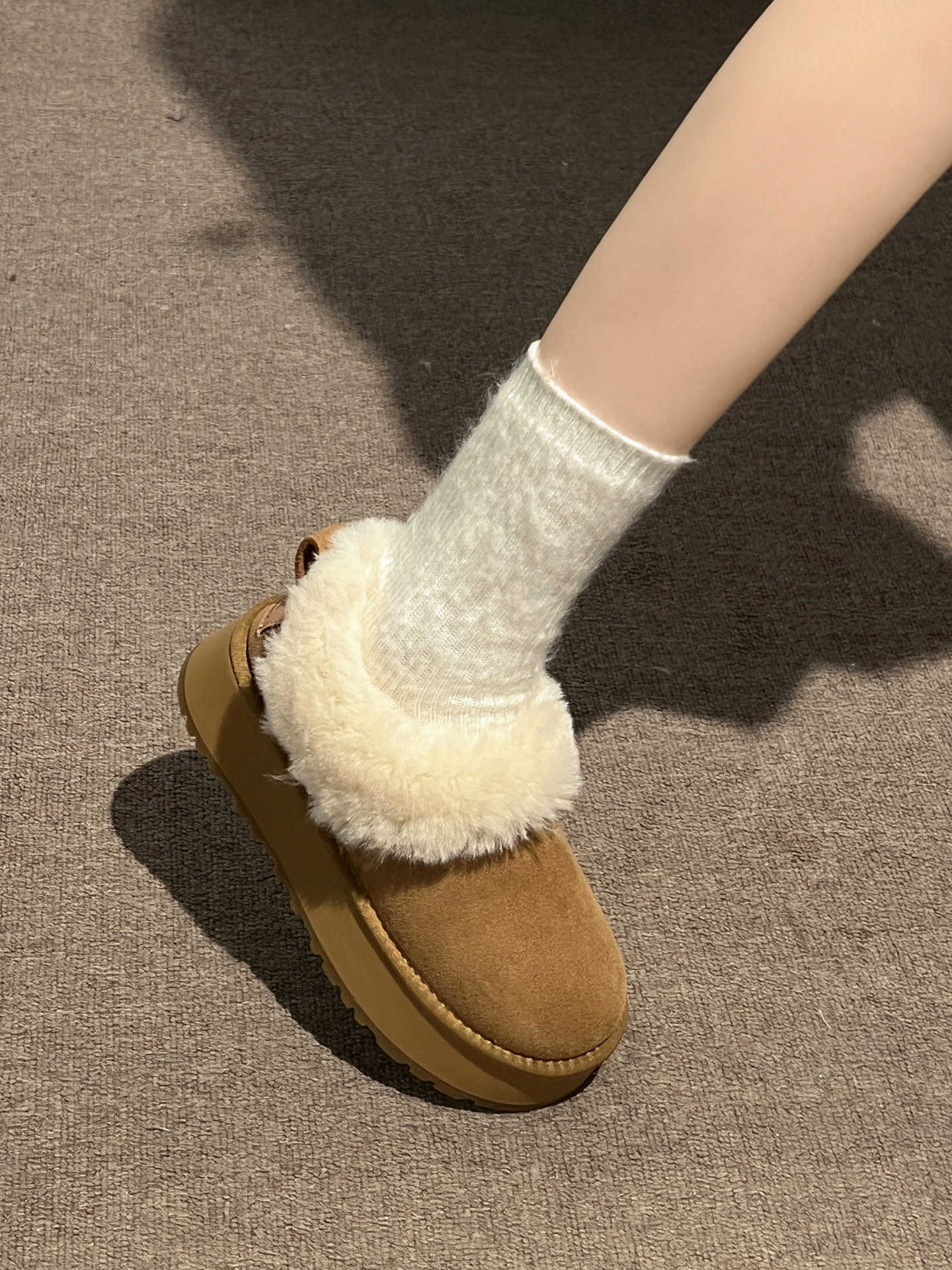 Thick-Soled, Fleece-Lined, Thickened Snow Boots for Women, 2025 Winter New Style, Slip-On Short Boots, Popular Warm Furry Cotton Shoes