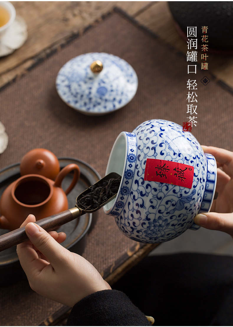 Jingdezhen hand - made bound lotus flower blue and white porcelain tea pot seal pot loose tea storage POTS store receives puer tea