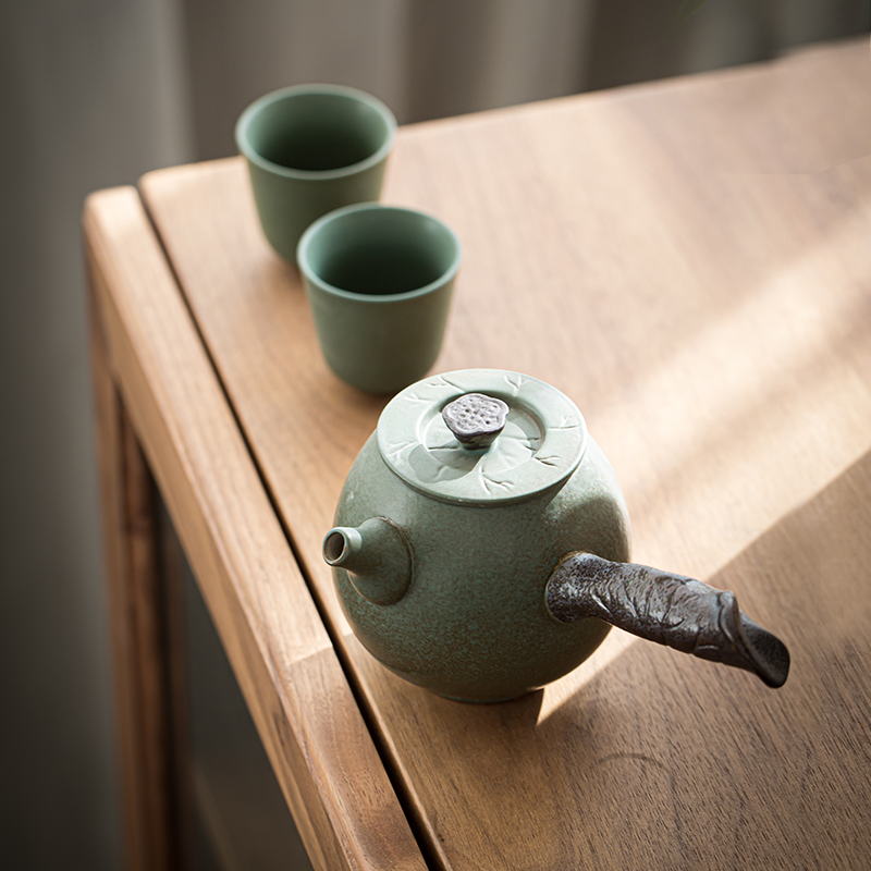 Hand made lateral coarse pottery teapot Japanese green glaze teapot household retro zen large - sized ceramic single pot of tea