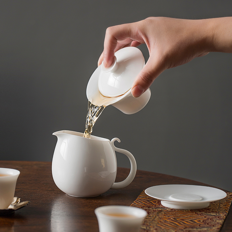 Jingdezhen manual sweet white ceramic thin tire, white porcelain in Chinese water chestnut tea tureen kunfu tea tea set