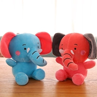 Слон, сидящий верблюд