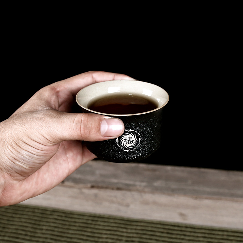 Kung fu tea cup to use ceramic small, private custom name carved word master sample tea cup cup over the cup