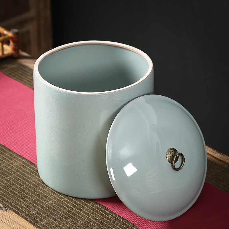 Caddy fixings package seal pot store receives a large blue and white porcelain tea pot of pu 'er tea cake can receive a case