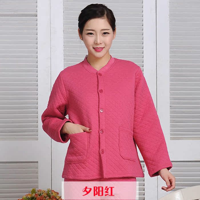 người đàn ông ở Nam Cực và phụ nữ trung niên già đồ lót nhà ấm cũ bông ấm áp trên bông cardigan ba lớp bảo vệ.