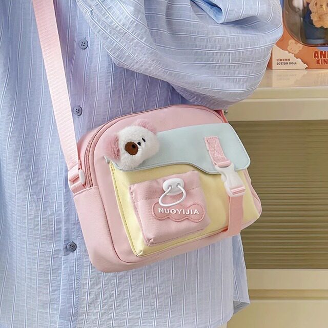子供用クロスボディバッグ、女の子用小型バッグ、2025年新スタイル、女の子向けのかわいいバックパック、年長の子供向け学生バッグ。