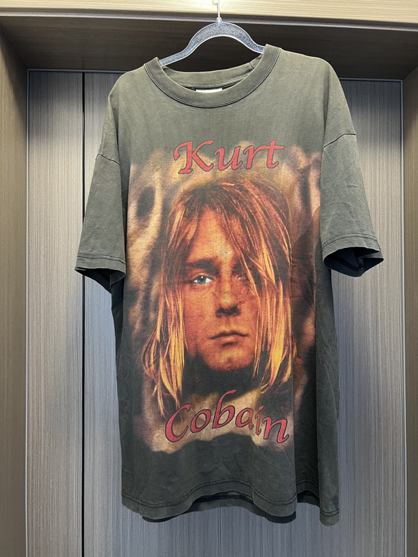 Super Popular Item: Graduation Essential, Vintage Style, Kurt Cobain Design, Single Stitch