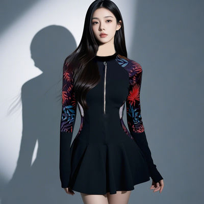 Middle-aged and elderly large-sized swimsuits, women's long-sleeved quick-drying, fashionable and conservative, couples' slimming and belt-covering men's suits, hot spring swimsuits