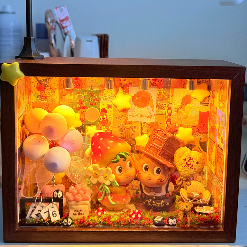 Star Man Heart-Pounding Figure Blind Box Display Box DIY Scenery with Lights Storage Photo Frame Picture Frame Desktop Ornament