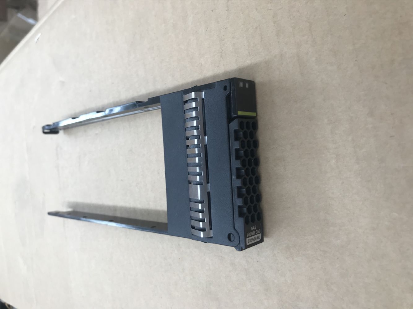 Suitable for Huawei 55005100v5 S5800T 3900 V3 v5 2 5 inch disk array hard drive bay