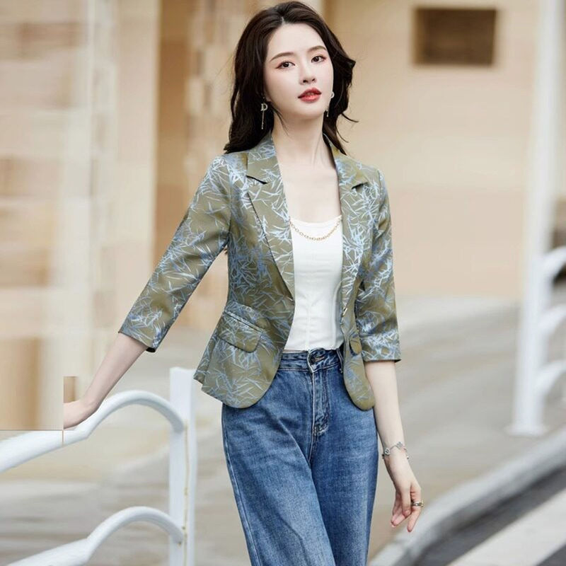 Burgundy Blazer for Women, Spring and Autumn 2026 New Style, Casual Slim Fit, Petite Mom's Top, Short Blazer