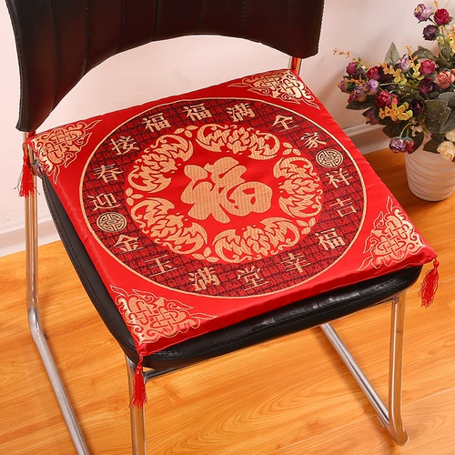 Свадебные ювелирные украшения на коленях