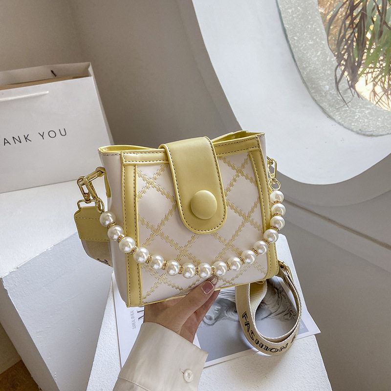 Picking up leaks, fashion trend gods recommend 2022 new trendy fashion messenger bags popular one-shoulder bucket bags