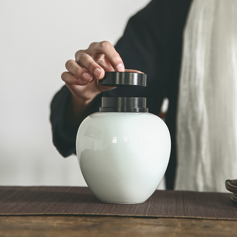 The Self - "in Japanese ceramic tea pot of household number receives half jins to store the POTS sealed ceramic pot of tea