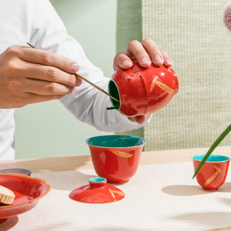 The Self - "appropriate content surprised red tureen gold feather bowl with a single ceramic cups kung fu suit tea jingdezhen