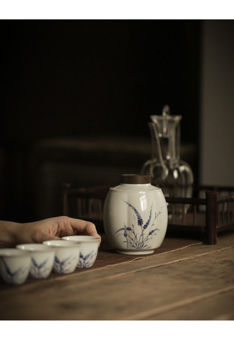 Ebony cover caddy fixings household sealed tank, a Japanese tea warehouse ceramic POTS in restoring ancient ways ceramic storage tanks