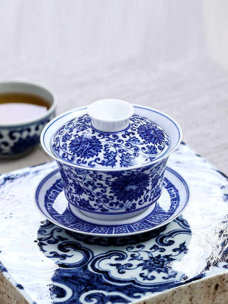 Jingdezhen blue and white hand - made bound branch lotus kunfu tea heavy point work three to tureen tea hot large tea set