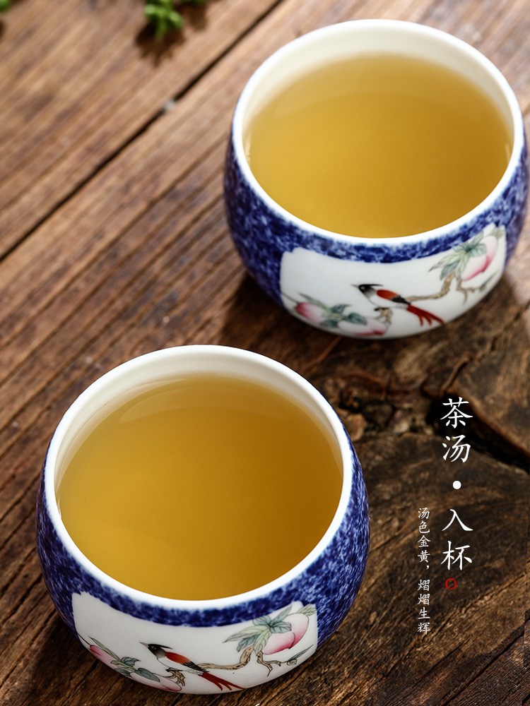 Hand draw flowers and birds masters cup single cup men 's jingdezhen kung fu tea cups sample tea cup only pure manual blue glaze tea set