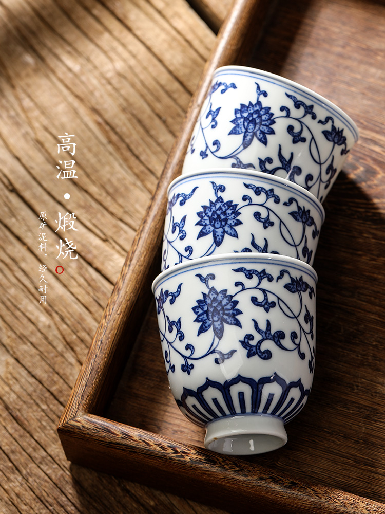 Blue and white tie up branch lotus hand - made master cup single cup men 's jingdezhen pure manual white porcelain cup sample tea cup kung fu tea set