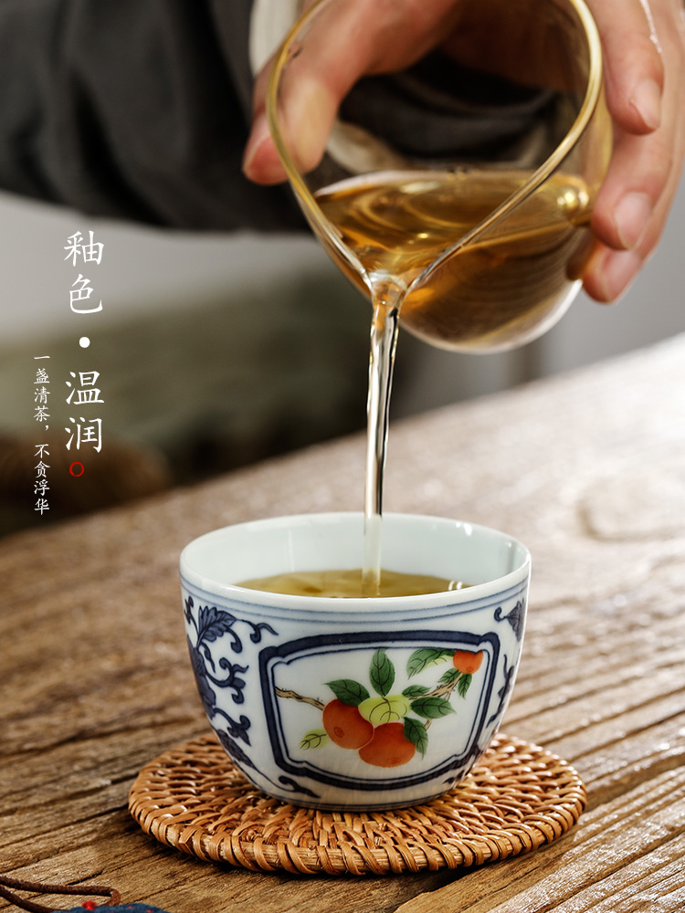 The Master cup single cup of jingdezhen blue and white porcelain tea sets hand - made teacup sample tea cup pure manual painting of flowers and kung fu tea urn