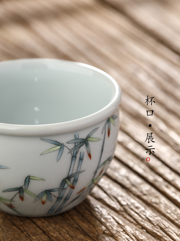 Jingdezhen hand - made master cup cup sample tea cup tea kungfu single cup pure manual archaize ceramic bowl is in use