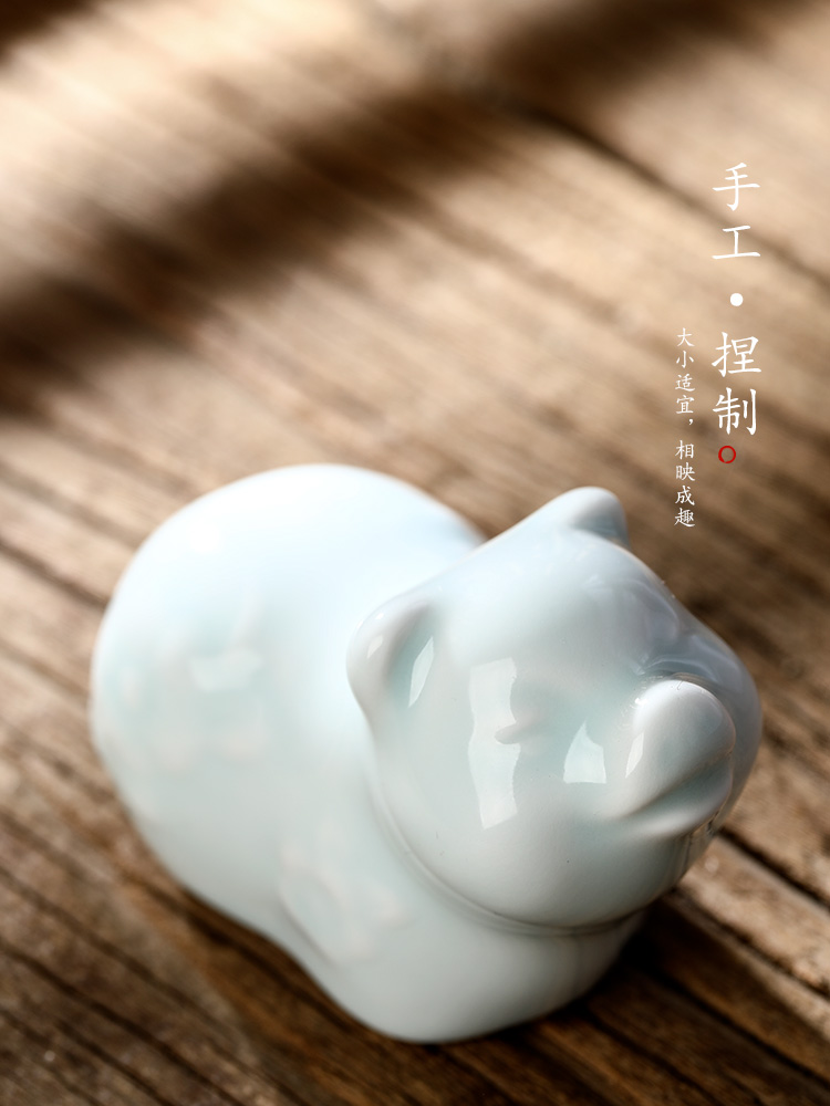 Pure manual pet jingdezhen shadow blue glaze tea worm creative tea table furnishing articles fine ceramic zodiac