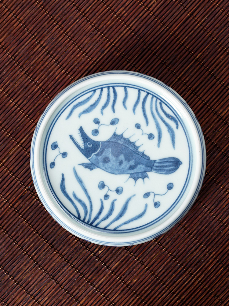Cover bracket Cover buy ceramic antique blue - and - white riches and honour auspicious fish are it Cover pad kung fu tea accessories tea taking with zero