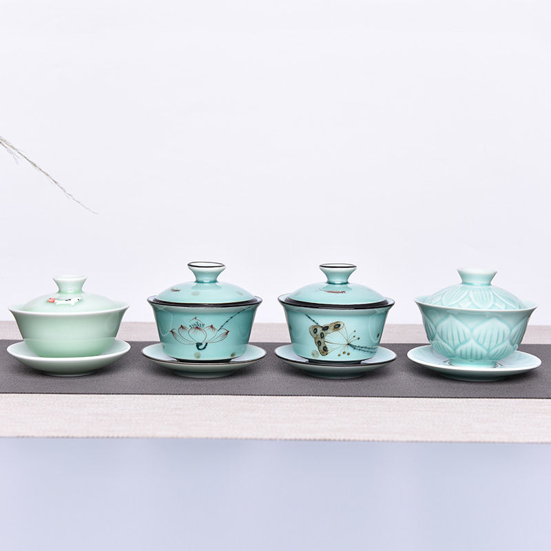 Tureen three cups to a single blue and white porcelain bowl with large ceramic tea Tureen hand grasp pot of glass cup