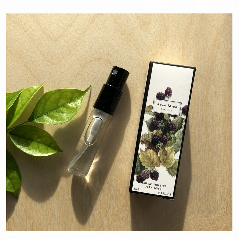 Nữ sinh viên Eau de Toilette mẫu thử nghiệm ống phun nước màu đen mẫu Q phiên bản thử nghiệm mùi hương kéo dài 3ml thị trấn nhỏ Yixiang nước hoa 212