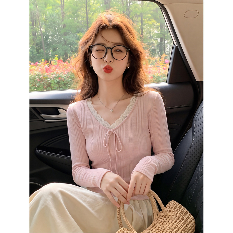 Gentle Pink Lace Splicing Long-Sleeved T-Shirt for Women, Early Autumn 2026 New Style, Super Nice-Looking Top