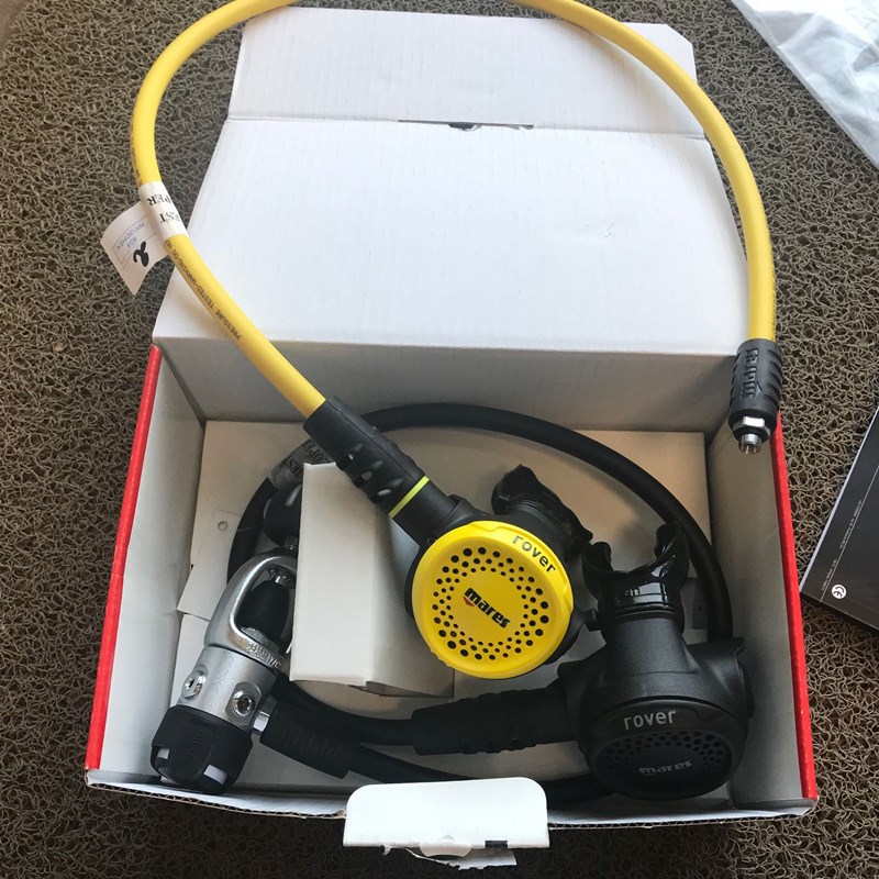 MARES Rover 2S Submersible Suction Regulator Set One two-stage spare two-stage suction device