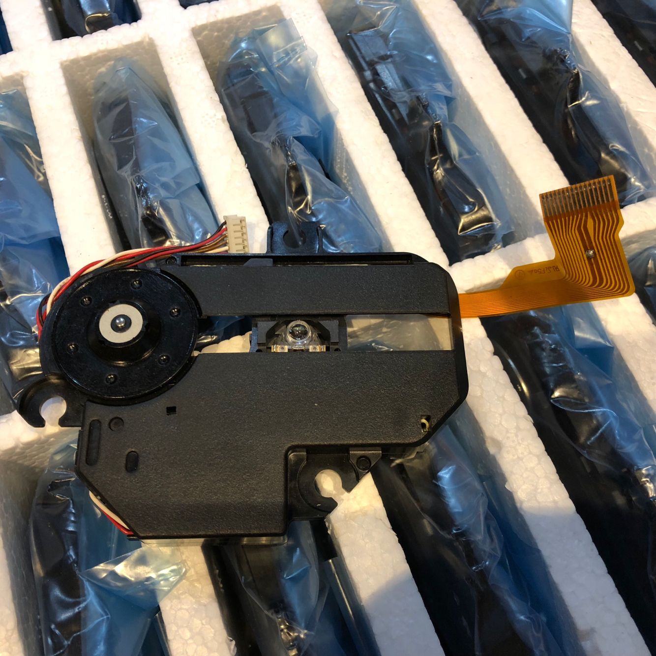 Brand new original KSM900AAA KSM 900AAA with body listening CD laser head