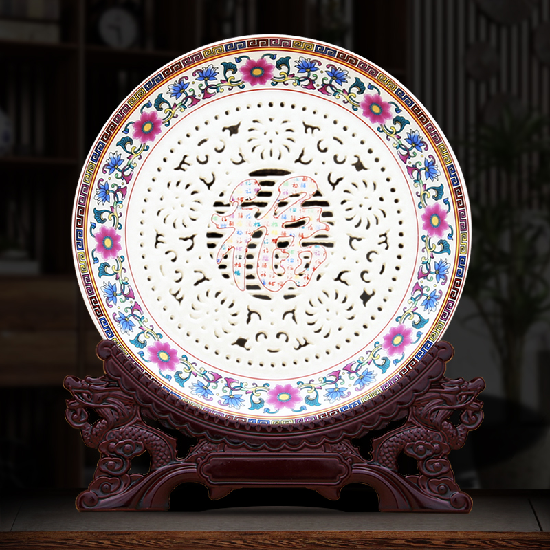 Jingdezhen ceramics hollow - out decorative plate famille rose porcelain hotel club house sitting room adornment household hang dish arts and crafts