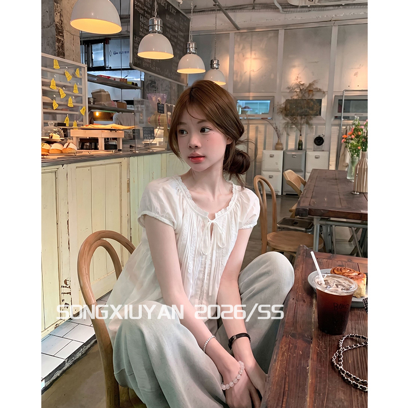 Song Xiuyan Seniors Korean-Style Youthful White Lace-Up Babydoll Top with Age-Reducing Puff Sleeves and Lace Blouse