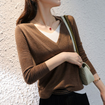 Thin wool sweater women fake two pieces 2021 early Spring New V collar loose pullover sweater base shirt top