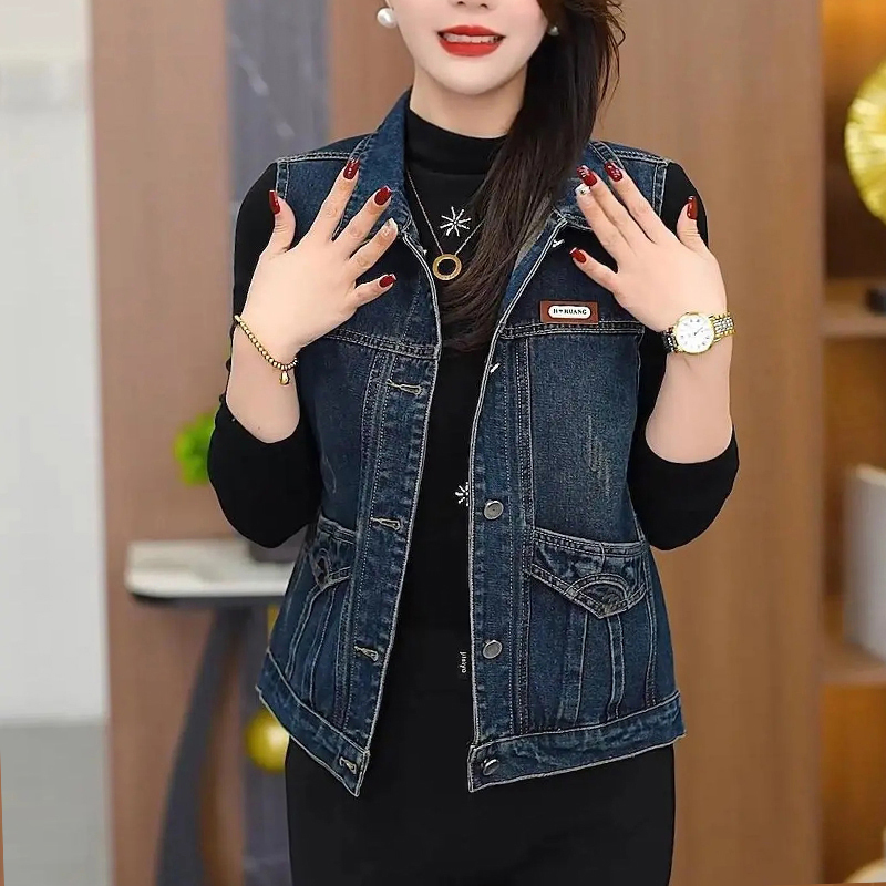 2026 Spring New Casual Denim Vest for Women, Slimming, Versatile, Stylish, Short Vest for Petite Figures