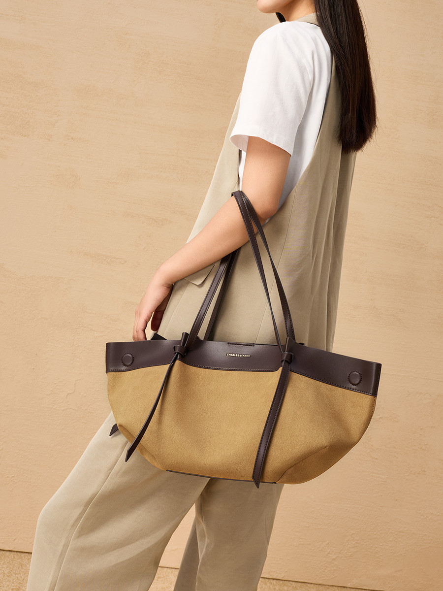 Charles&Keith25 Autumn New Model Ck2-30671662-1 Large Capacity Simple Retro Mother-Daughter Tote Bag