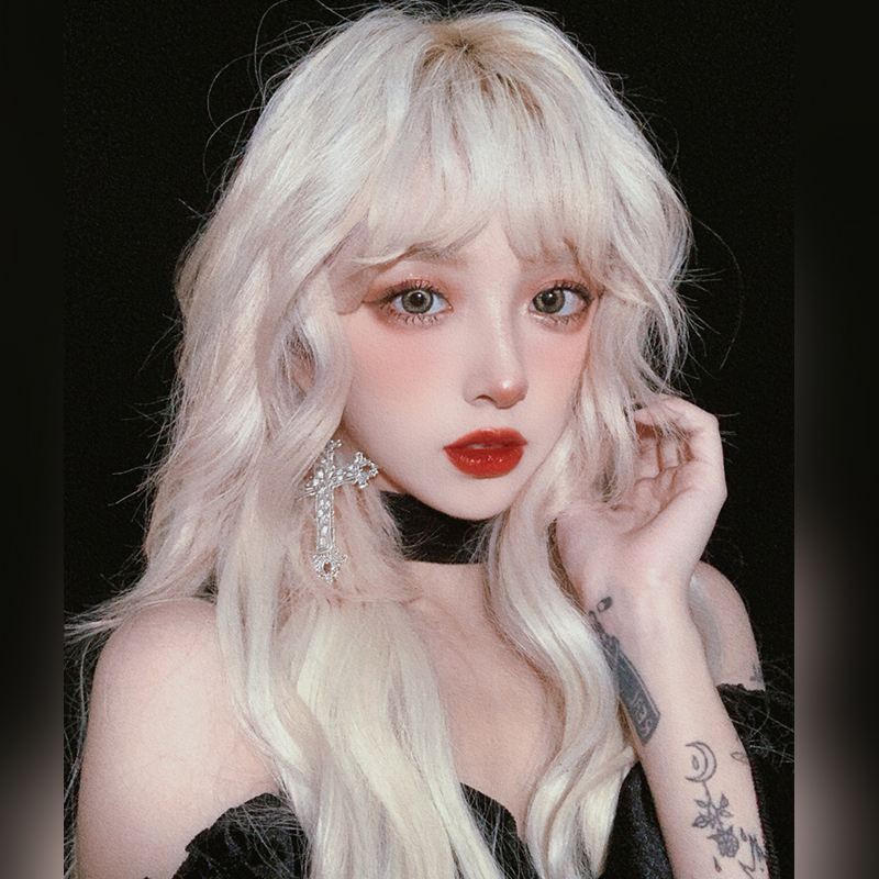 Black Strawberry Wig for Women, Japanese Internet Celebrity Soft Girl Lolita, Off-White Golden Idol Group Lolita Jk Long Curly Hair