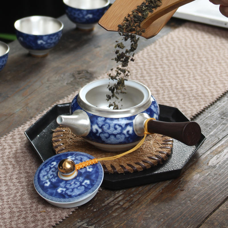 Jingdezhen blue and white porcelain tea set suit Japanese household silver ceramic kung fu tea set side of a complete set of the pot of tea cups