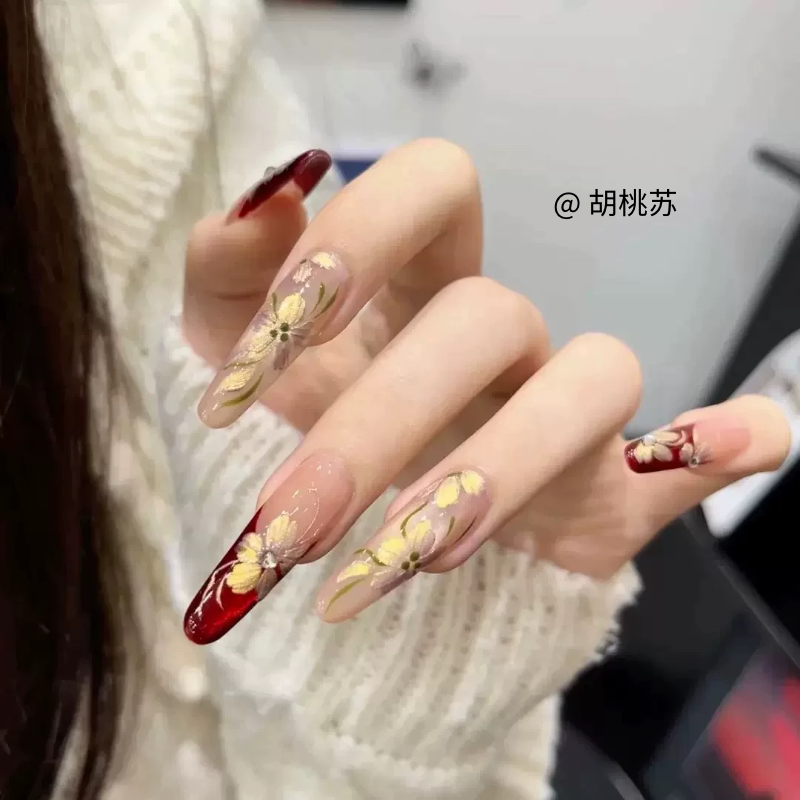 Burgundy Floral Handmade Nail Art, Hand-Painted Nails, Vintage Old Money Style, Brightening, Detachable Nail Pieces, New Year Wearable Nails