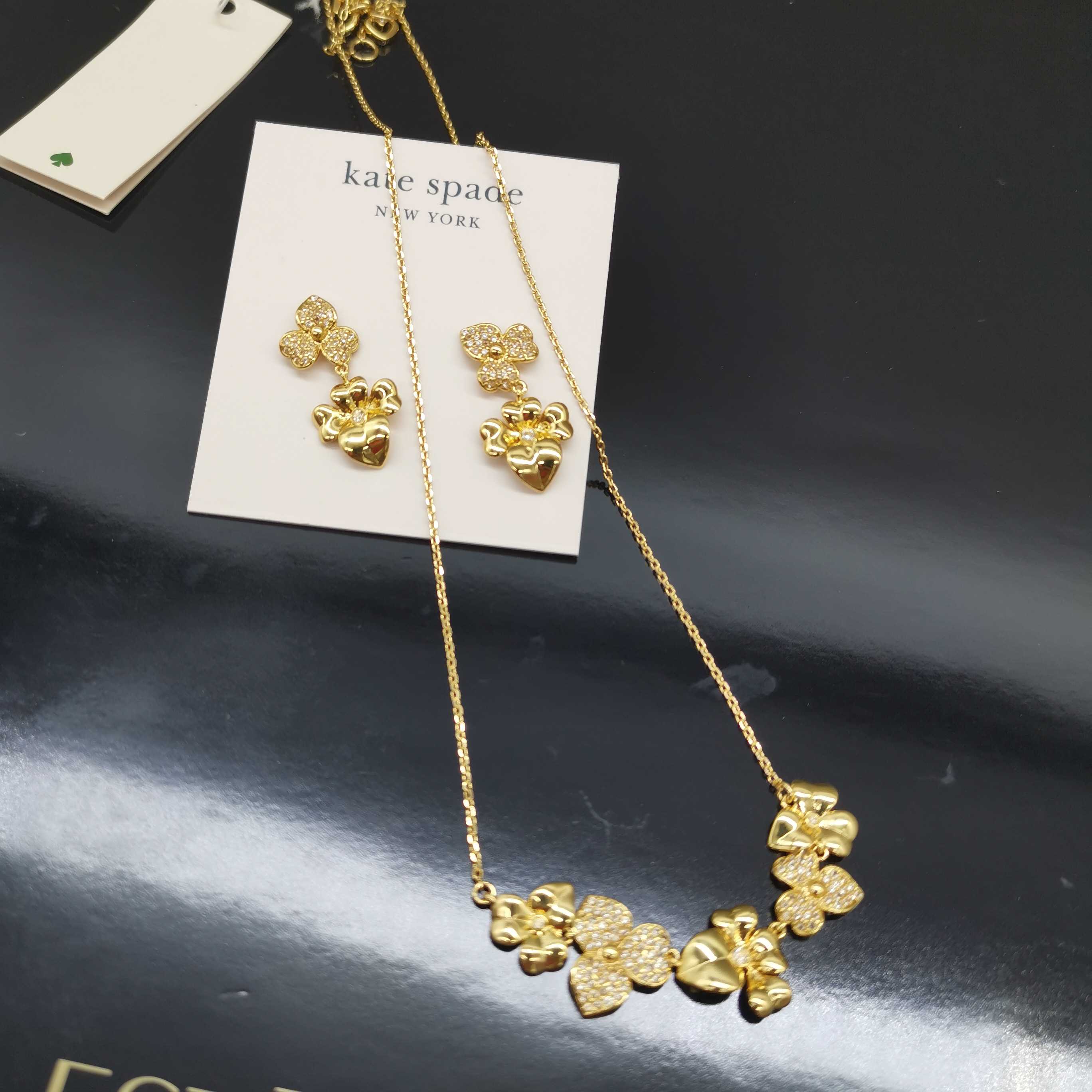 Europe and the United States ks advanced sense fashion Joker earrings 2020 new tide real gold plating non-fading earrings female earrings