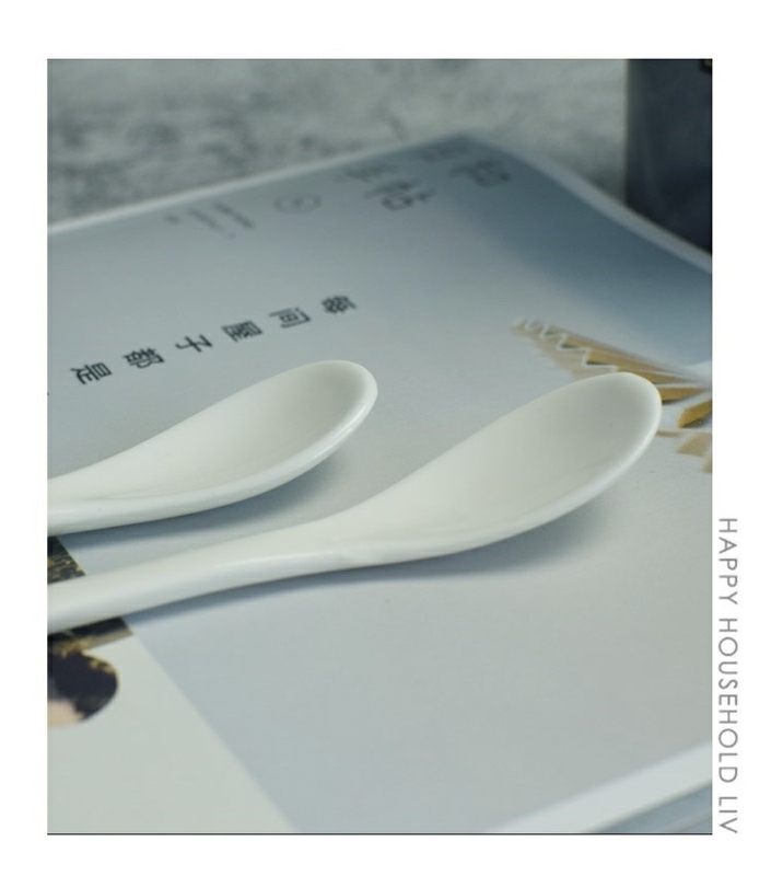 Kitchen ceramic creative small spoon, prevent slippery little salt seasoning seasonings short white spoon run small home