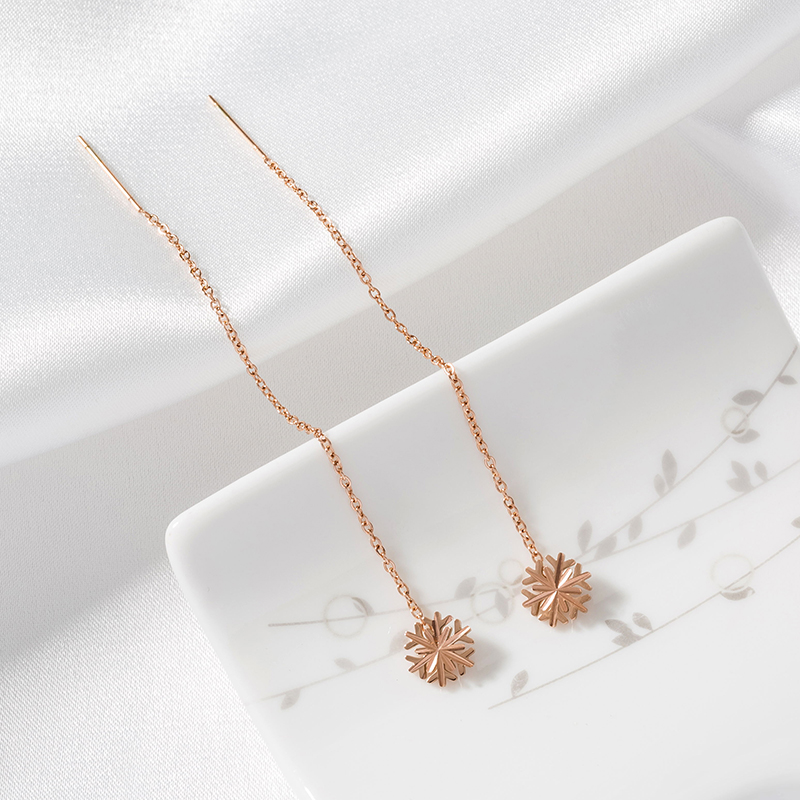 2022 new sweet snowflake titanium steel ear wire tassel long style temperament pull earring Korean hypoallergenic earrings women