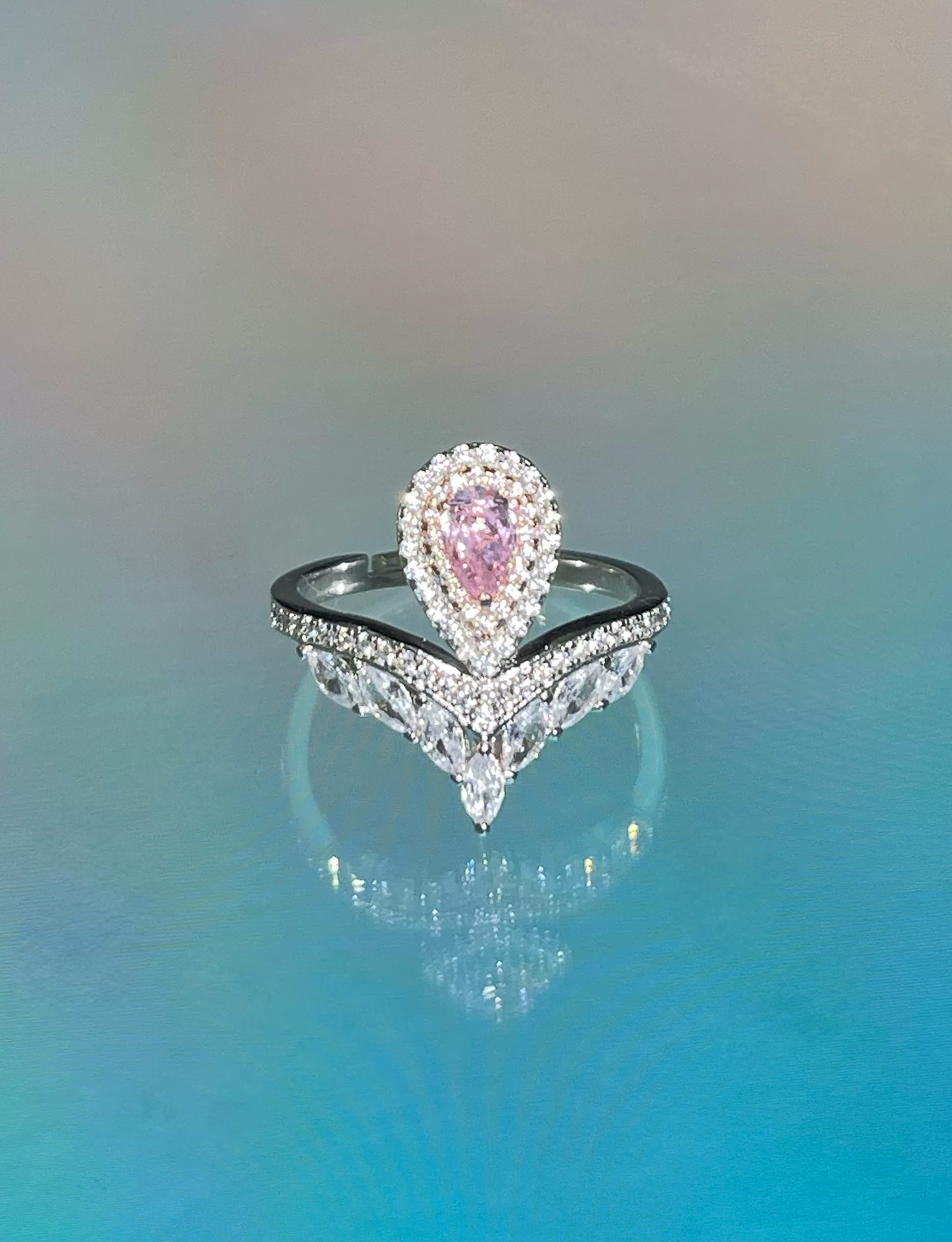 [Princess Crown] MELANTHALE lace edge V -shaped double -layer ring