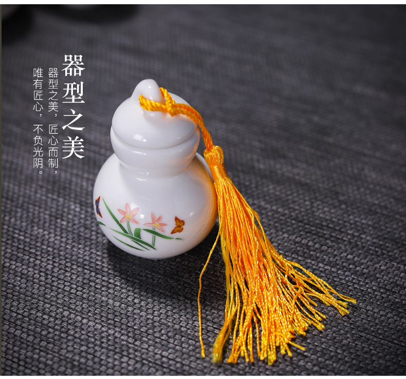 Ceramic small gourd can of new Chinese style pot mini sealed as cans of small child receives the spices of the small porcelain tea pot