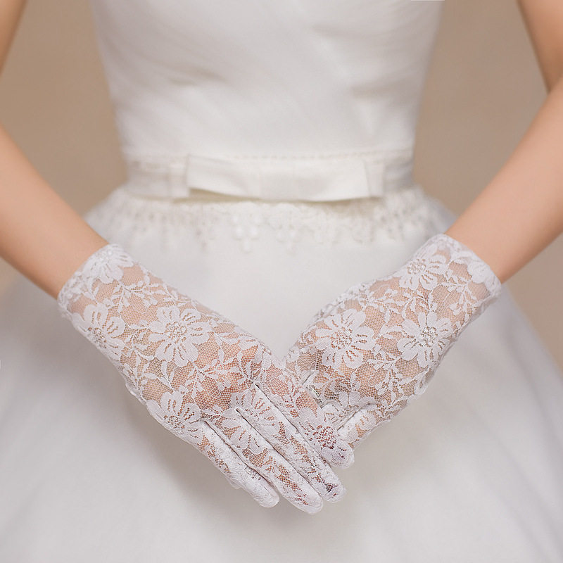 Bride Gloves Lace White Wedding Gloves Wedding wedding white yarn Wedding Wedding gloves Short-style retro gloves