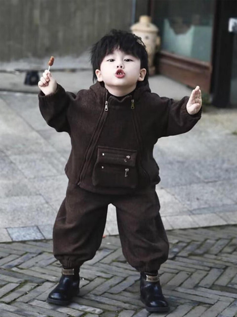 French Boys' Sweatshirt Set, Spring and Autumn Style, Thickened Pullover Hooded Baby Sports Children's Fleece Two-Piece Set