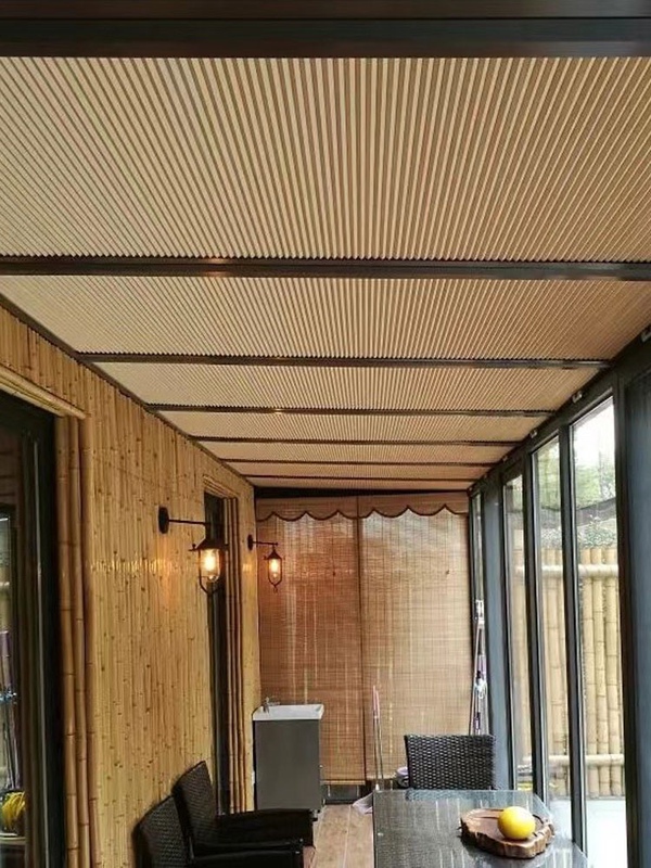 Sunroom with Electric Honeycomb Blinds, Glass Room with Heat Insulation, Sun Protection and Cooling, Manual Push-Pull Sunshade, Remote-Controlled Ceiling Blinds
