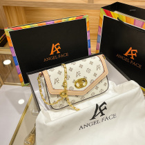 French Fashion Classic Big Brands Trend White Pooch Bag 2022 New Tide Genuine Leather 100 Hitch Fashion Pet Backpack