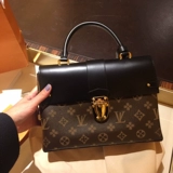 Шанхайский склад Spot Duty Free Discount Зона скидки подлинная покупка Мастер Рекомендуется 2022-0 Новая классическая сумка 19